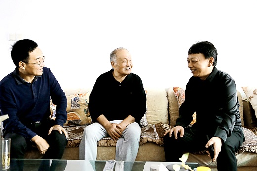 公司領導“雙節(jié)”前走訪慰問公司級退休老干部